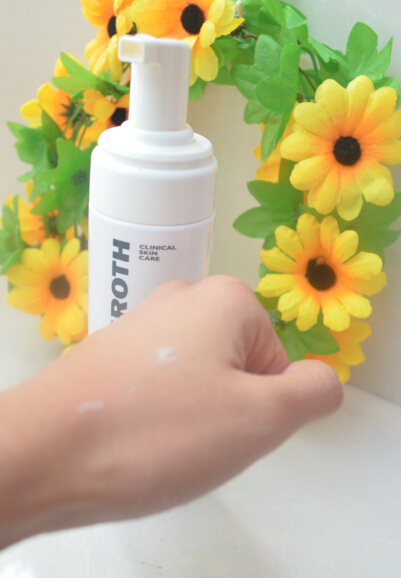 三亿体育手机版|Makiyo打人事件成谈资 主持人准备不周Makiyo念Nokia