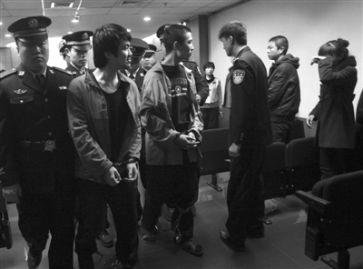 与黎明复合新闻被炒热 舒淇蒙面扮神秘人逛街‘三亿体育手机版’